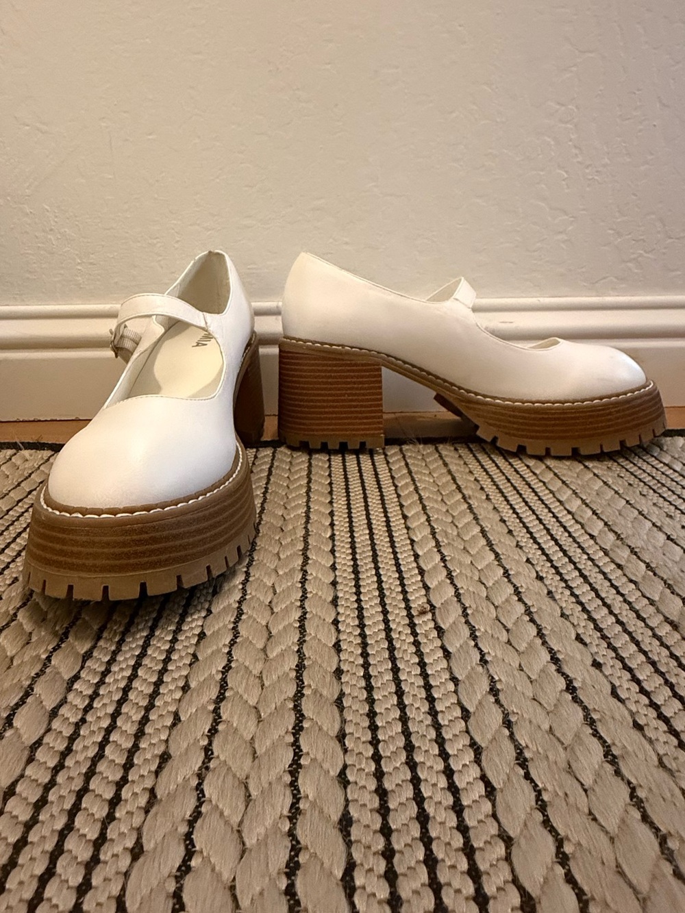 NWT MIA Natania Women's White Mary Jane Platform Heels